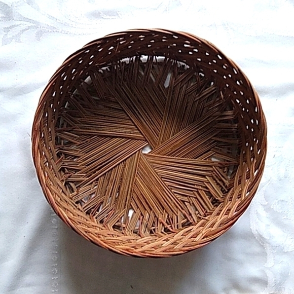 Woven Round Wicker Basket Boho Farmhouse - Picture 1 of 5
